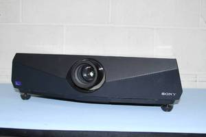lot 103 image: Sony VPL-FX41 XGA Large Venue HD 1080p 5200-Lumens 3LCD Projector w HDMI
