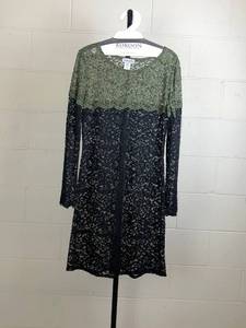 72 Piece Designer Boutique Women Apparel With Portable Pop-up Rack  Resellers Lot 02 (Estimated Retail  $6,700)  New With Tags  No Reserve