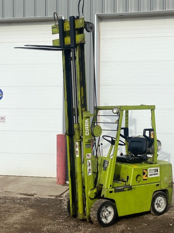 Material Handling & Storage FORKLIFTS PALLETS & PALLET JACKS