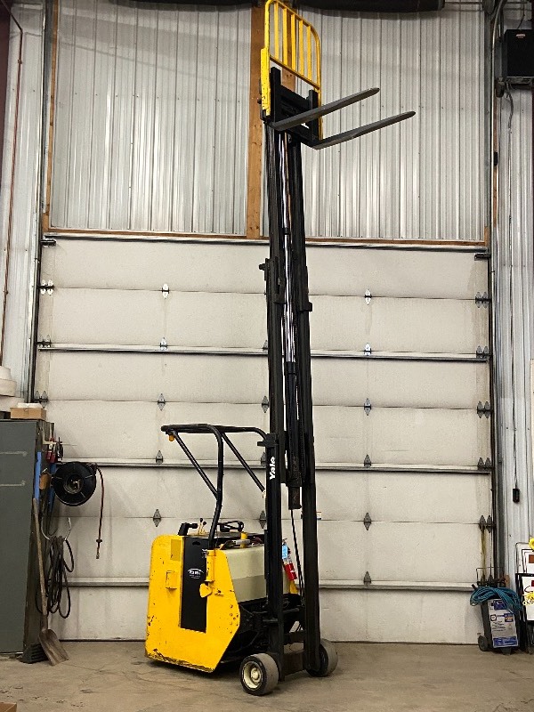 Material Handling & Storage FORKLIFTS PALLETS & PALLET JACKS