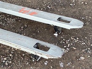 Strongway Pallet Jack