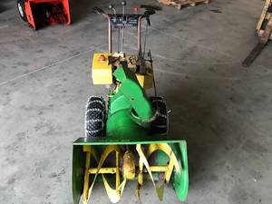 John Deere 826 Snowblower