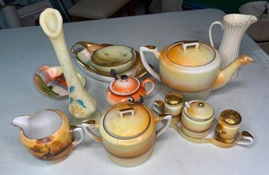 lot 40 image: Beautiful Variety of Vintage Hand Painted Glassware