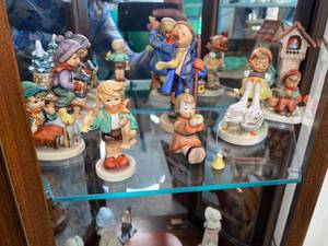 lot 22 image: Vintage Hummel Collection