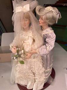 lot 30 image: Large Porcelain Figurine Bride & Mother