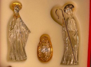 lot 32 image: Three Gorham Crystal Nativity Figurines in Box