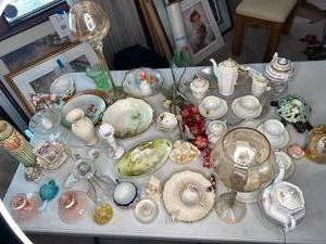 lot 34 image: BIG Lot of Vintage Glassware See Photos