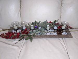 lot 513 image: Rustic Wood Centerpiece with Flameless Candles