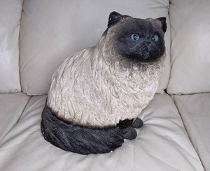 lot 516 image: 12 Siamese Cat Sculpture