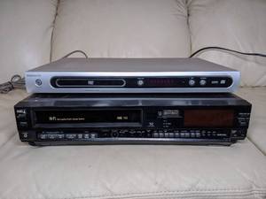 lot 531 image: Magnavox DVD Player & Toshiba VHS Player
