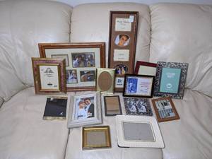 lot 534 image: (14) Picture Frames