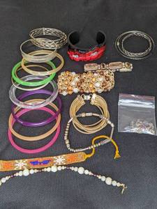 lot 113 image: Jewelry Lot (Mostly Bracelets) in Assorted Styles