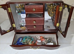 lot 122 image: Wood Jewelry Case Filled with Jewelry