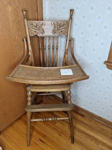 lot 133 image: Vintage Wood High Chair - As Is