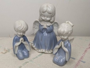 lot 570 image: Three Praying Angel Figurines