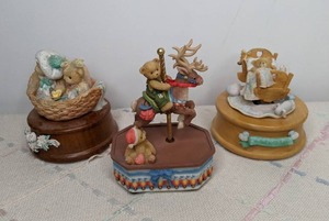 lot 576 image: Three Teddy Bear Music Boxes