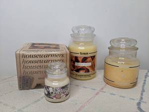 lot 586 image: Assorted Yankee Candles