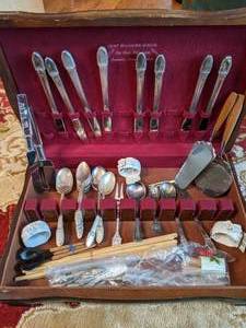 lot 247 image: Assorted Vintage Utensils & Servingware in Rogers Bros. Box