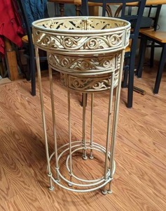 lot 272 image: Set of Nesting Stacking Metal Plant Stands