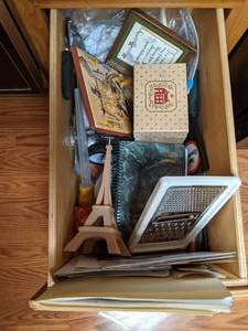 lot 273 image: Large Lot of Kitchen Gadgets, Potholders
