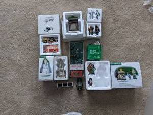 lot 301 image: Assorted Department 56 Heritage Village People & Accessories