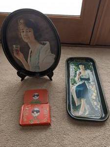 lot 305 image: Pair of Vintage Coca-Cola Trays & Playing Cards