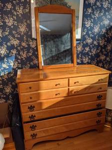 lot 216 image: Wood Three Drawer Dresser w Mirror