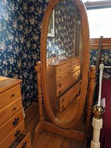 lot 217 image: Antique Oak Freestanding Swivel Full Length Mirror