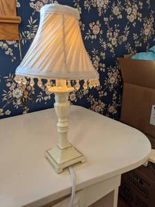 lot 219 image: Small Feminine Table Lamp