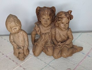 lot 594 image: Pair of Little Girl Figurines