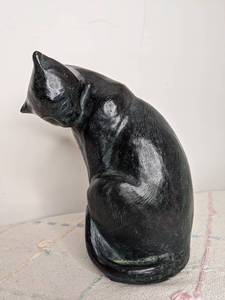 lot 595 image: Vintage 1970s Austin Productions Black Cat Sculpture