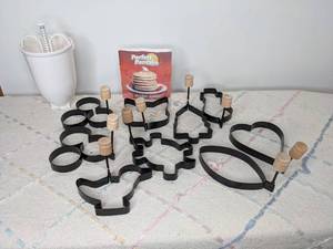 lot 606 image: Pancake Molds & Batter Dispenser