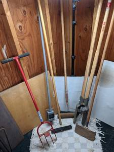 lot 402 image: Variety of Yard & Garage Implements