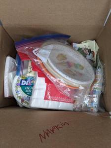 lot 608 image: Lot of Paper Party Supplies