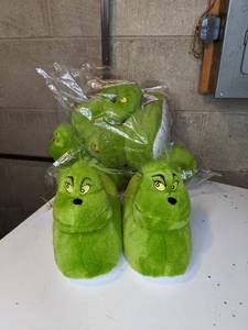 lot 650 image: Three Pairs of Grinch Slippers