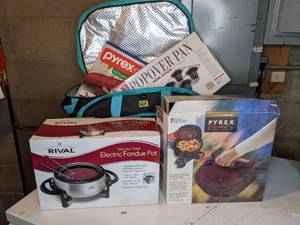lot 651 image: Cooler with Boxed Cookware - Pyrex