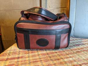 lot 660 image: 75-200mm Zoom Telephoto Lens, Binoculars, Vintage Camera Bag