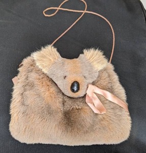 lot 158 image: Kids Real Fur MuffPurse
