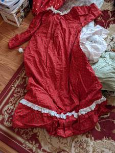 lot 284 image: Mrs. Claus Christmas Outfit w Sleigh Bells & Books