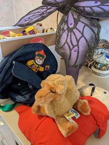 lot 86 image: Box of Crafty Kids Toys