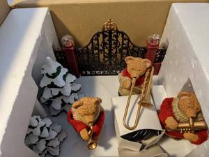 lot 88 image: Wonderland Bear Band w Original Box