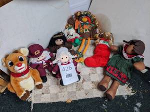 lot 426 image: Stuffed animals, sock dolls, and stuffed holiday decor