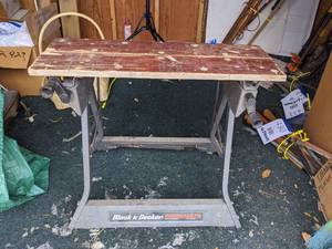 lot 436 image: Black & Decker Portable Work Center & Vise