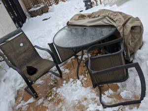lot 445 image: Outdoor Patio Table & Chair Set