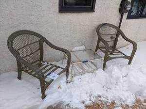 lot 449 image: Set of 2 Wicker Outdoor Chairs and a Table