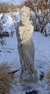 lot 458 image: Near-Lifesize Beautiful Woman Outdoor Garden Sculpture