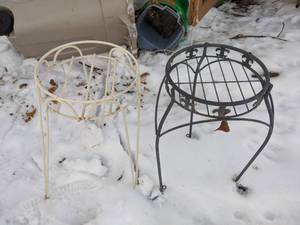 lot 462 image: Pair of Metal Plant Stands