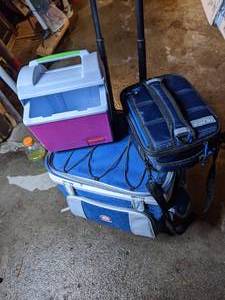 lot 477 image: Three Coolers