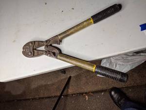lot 483 image: Bolt Cutters