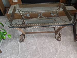 lot 320 image: Elegant Metal & Glass Coffee Table